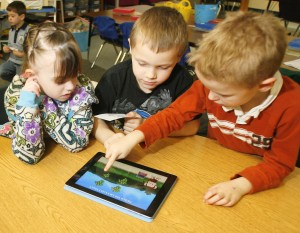 El uso de iPad en menores de tres años puede perjudicar su desarrollo de habilidades sociales.