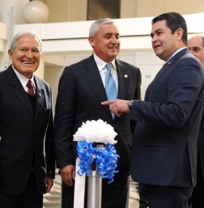 Los presientes Juan Orlando Hernández, Salvador Sanchez y Otto Pérez.