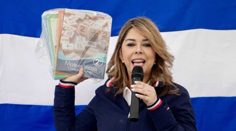 Gobierno inicia entrega masiva de libros escolares